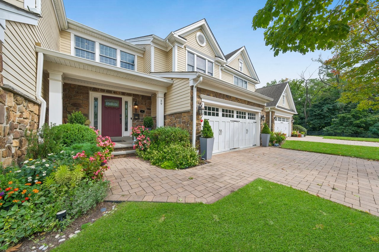 39 Woodstone Circle, Millburn, NJ 07078