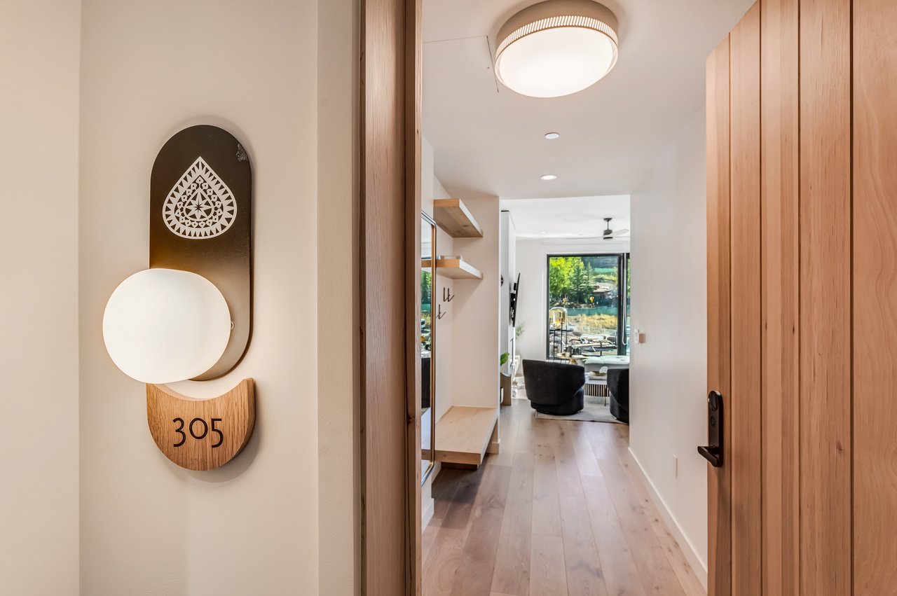 Electric Pass Lodge Gem