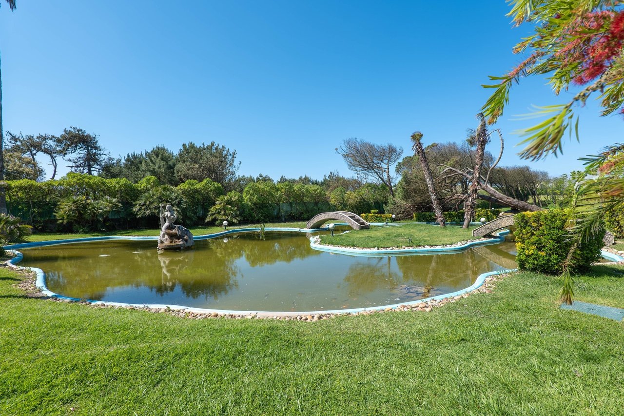 Secluded 5-Bedroom Villa with Pool and Sea Views on Expansive Dune-Side Plot – Apúlia e Fão