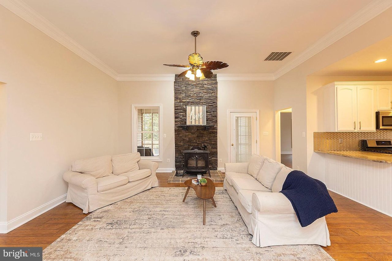 634 Lakeview Dr