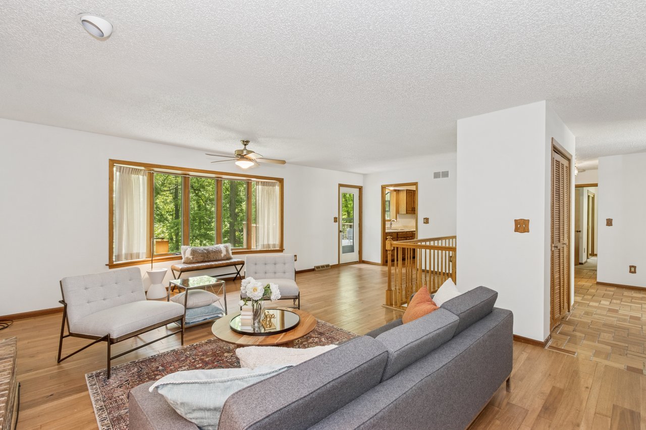 6 Woodland Dr NE