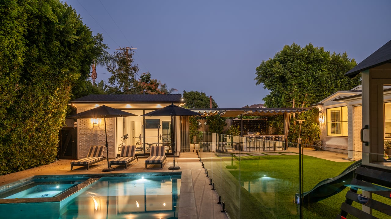 10439 Valley Spring Ln, Toluca Lake