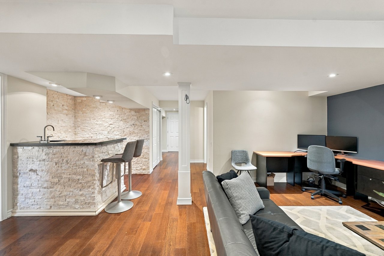 Family Living in the Heart of Lakeshore Woods