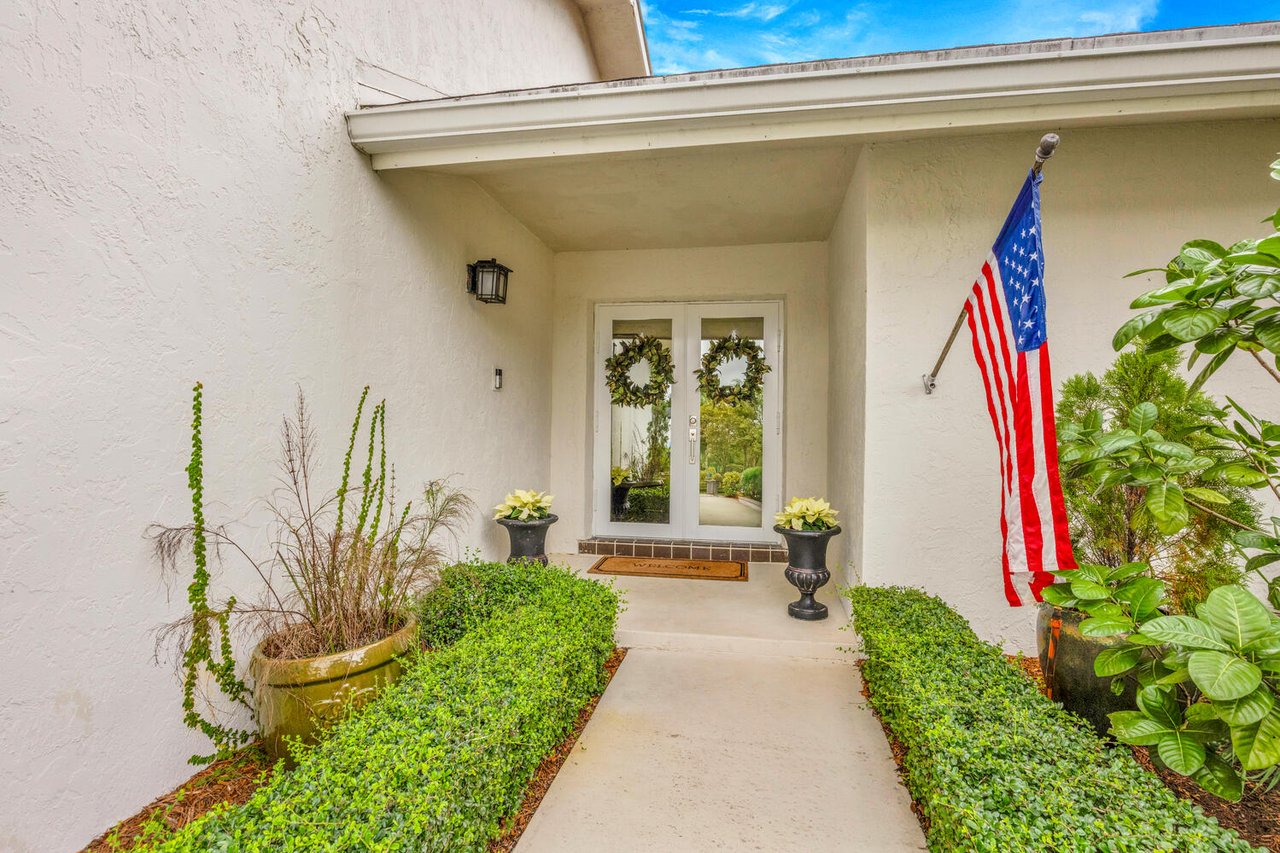 Spacious Living on a Private Cul-de-Sac