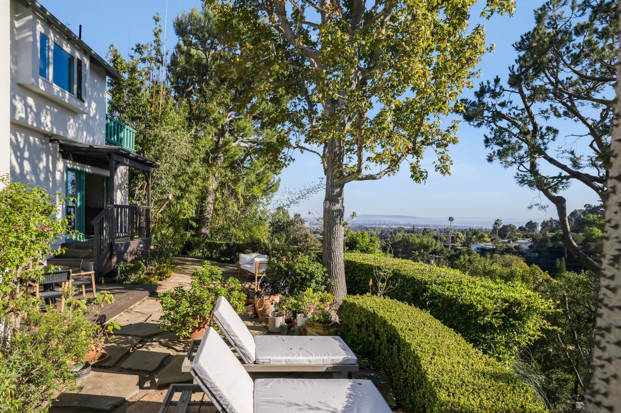 1030 N. Kenter Avenue