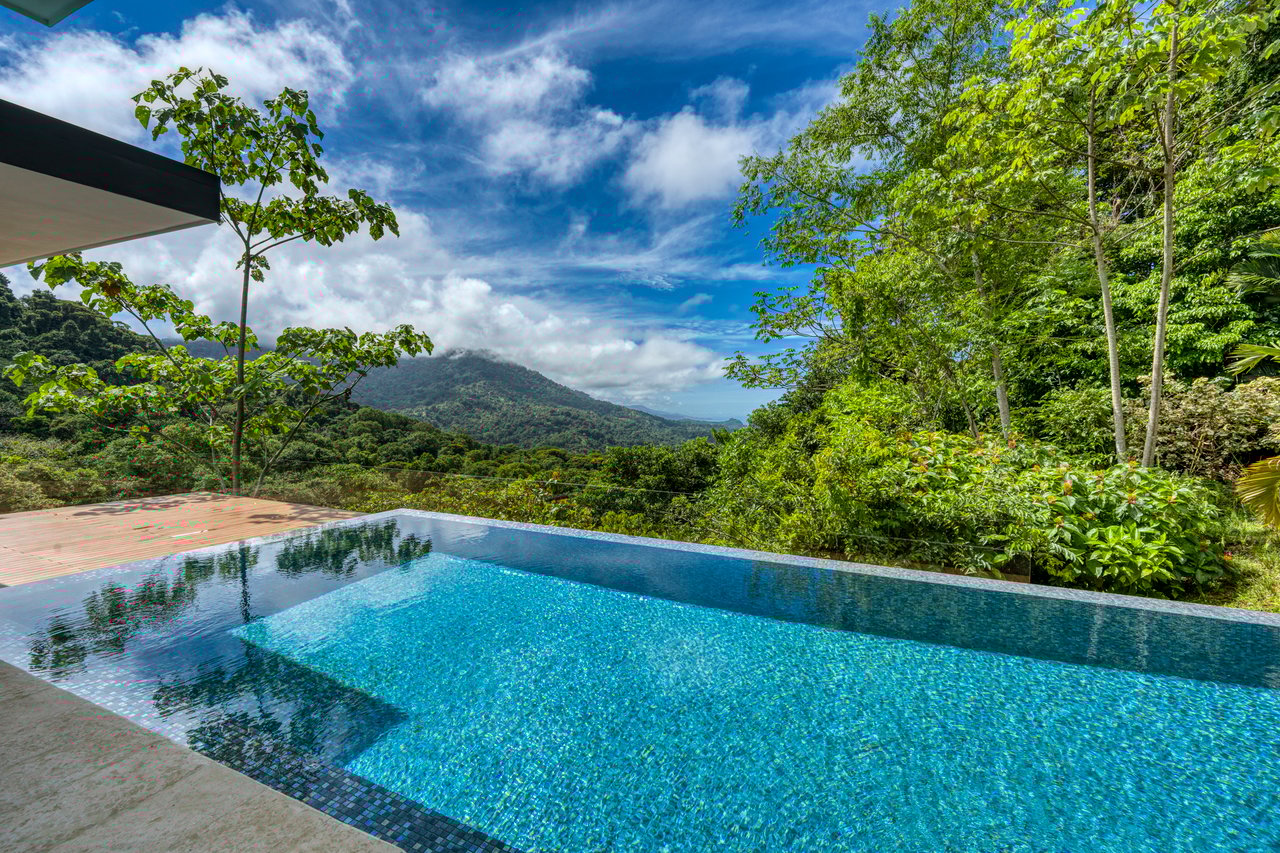 Casa Nueva Vida with Ocean Views & Dual Edge Infinity Pool