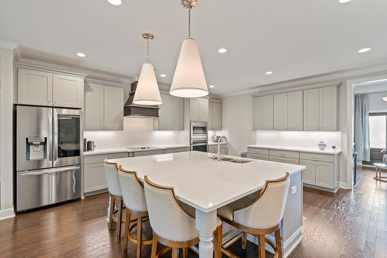 LARGE, GORGEOUS HOME - MADISON CITY SCHOOLS!