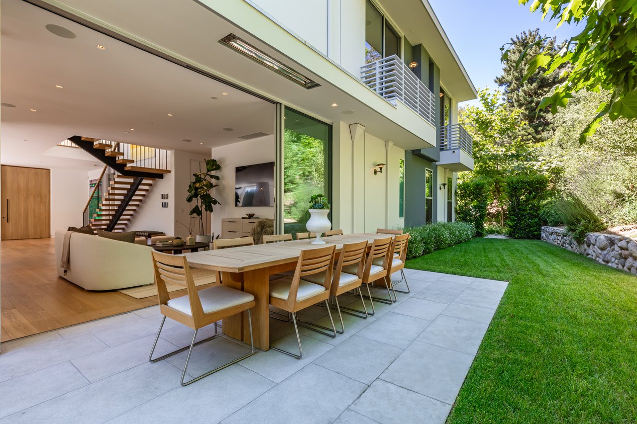 9011 Alto Cedro Dr, Beverly Hills
