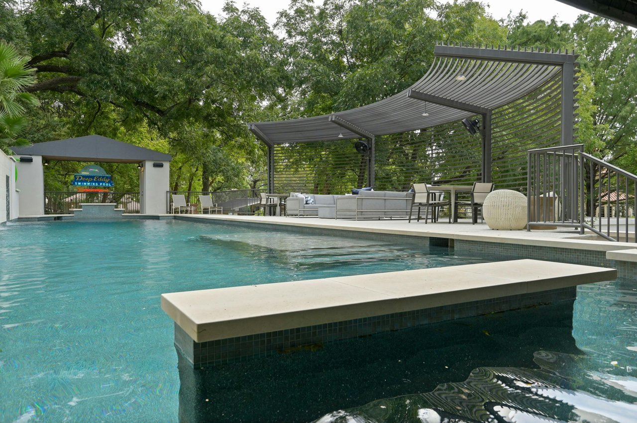 4705 & 4709 Island CV