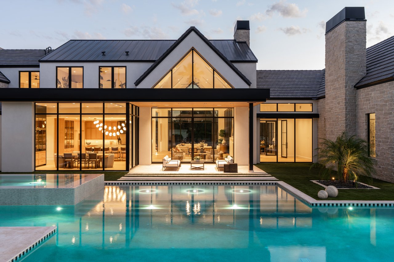 6230 E HILLCREST BLVD