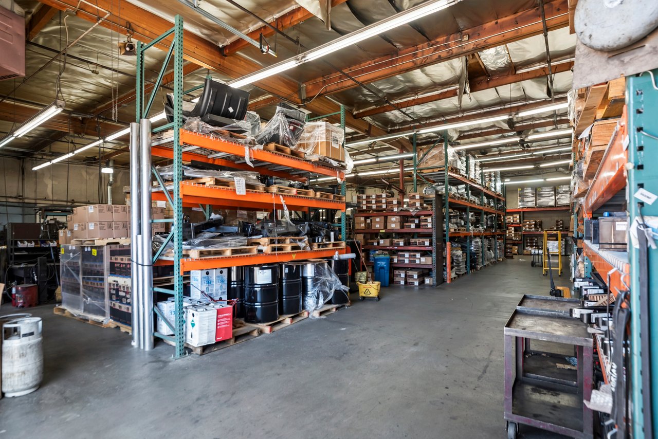 Heavy Industrial Building For Sale
