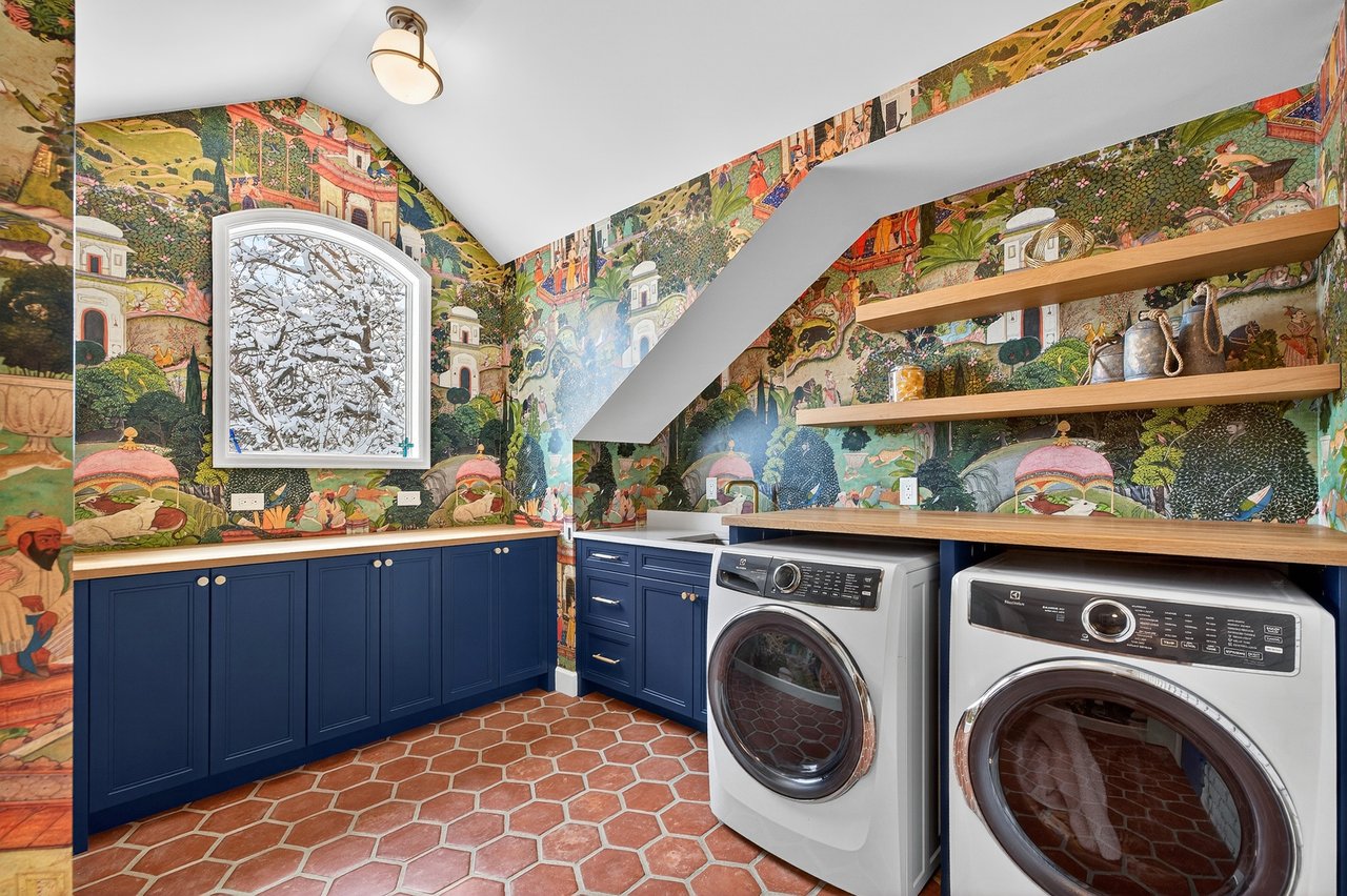 Stunning Home On The Rolling Hills Golf Course