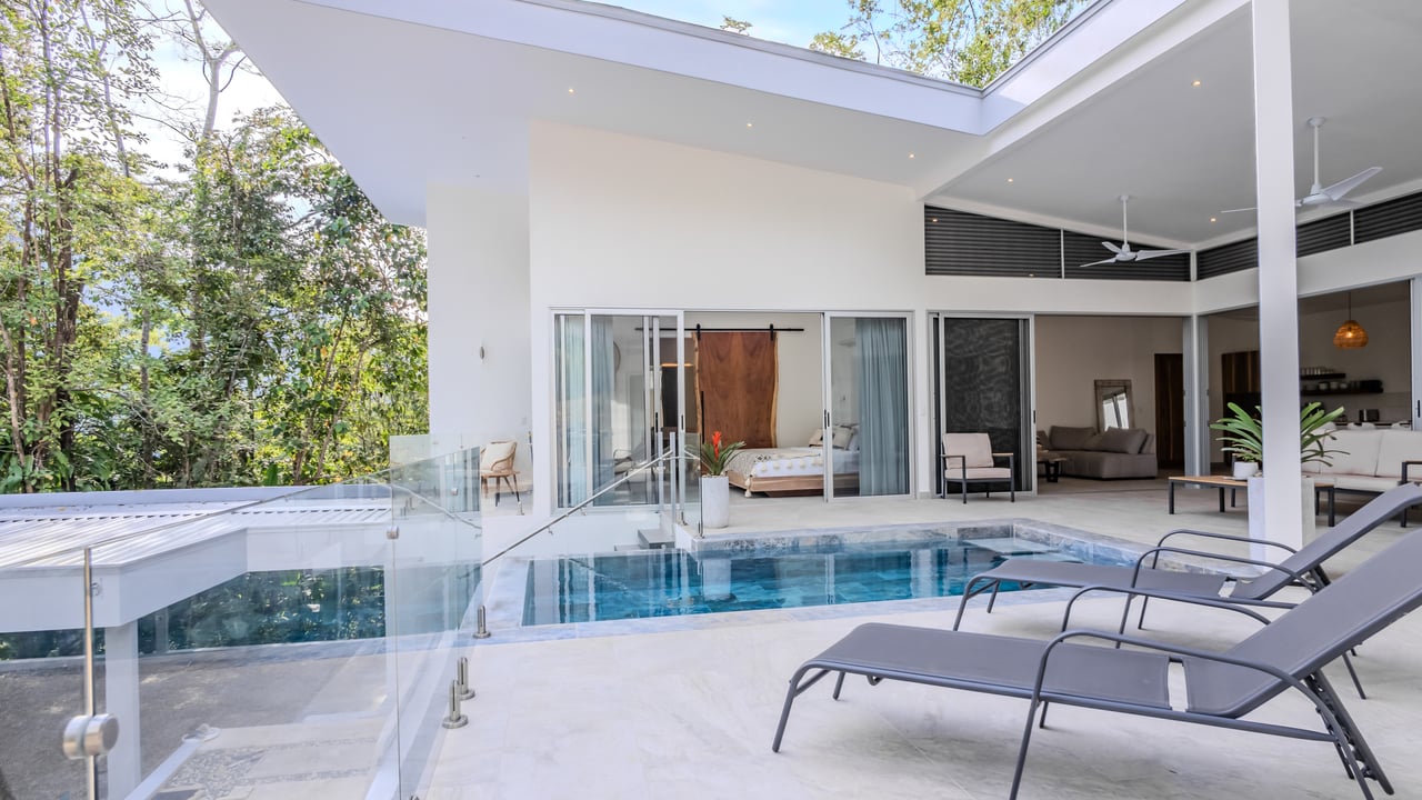 An Exclusive, Sunny Ridge-Top 4-Bed Designer House With Unforgettable Mountain & Jungle Views