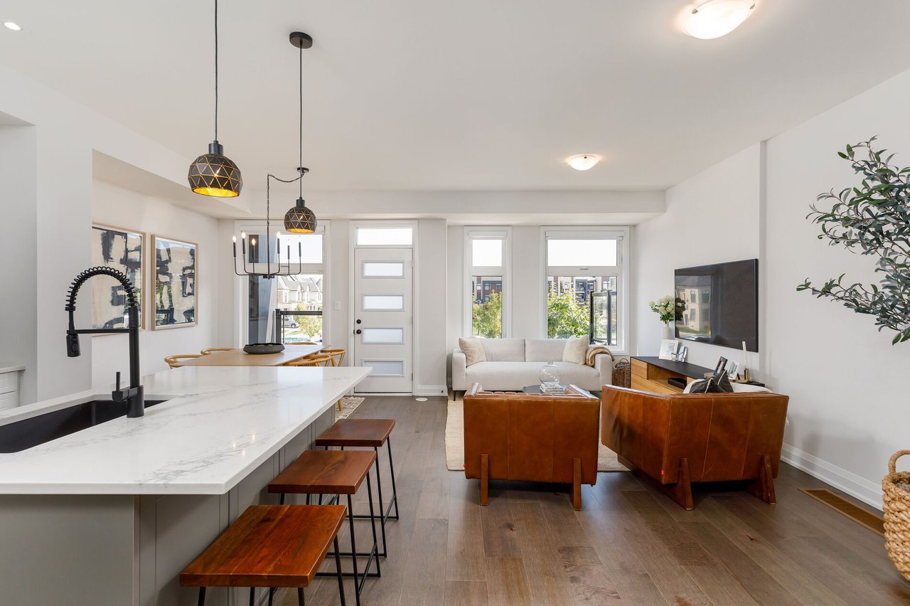2544 Littlefield Crescent