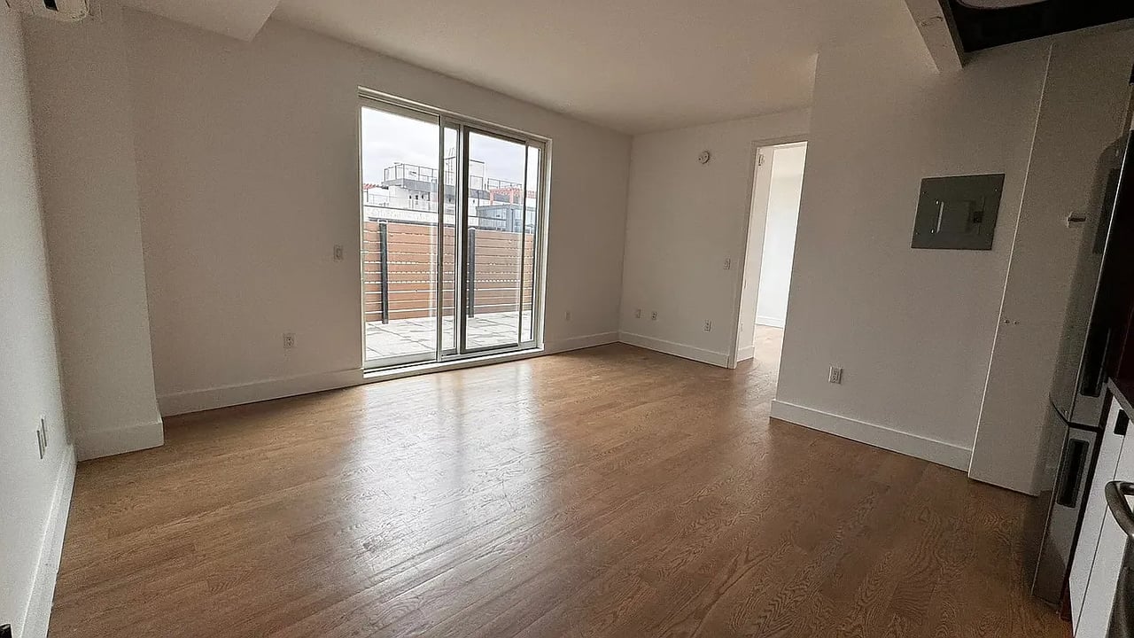 824 Lexington Ave 4I