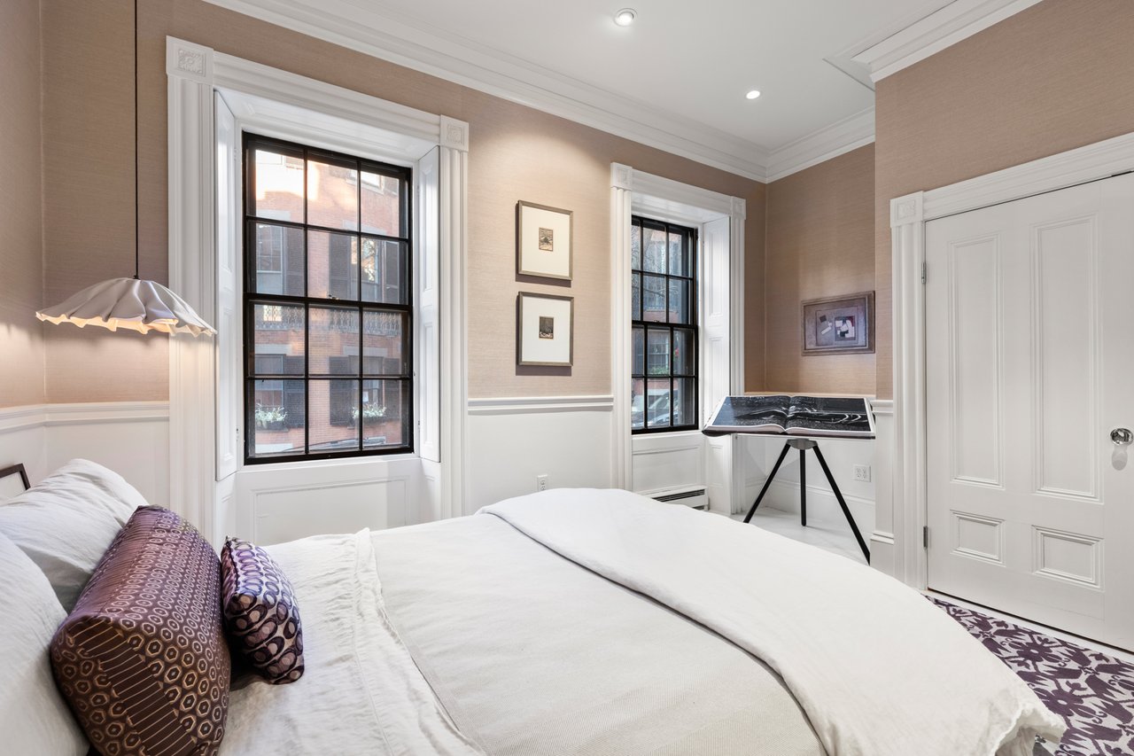 82 Pinckney Street, A