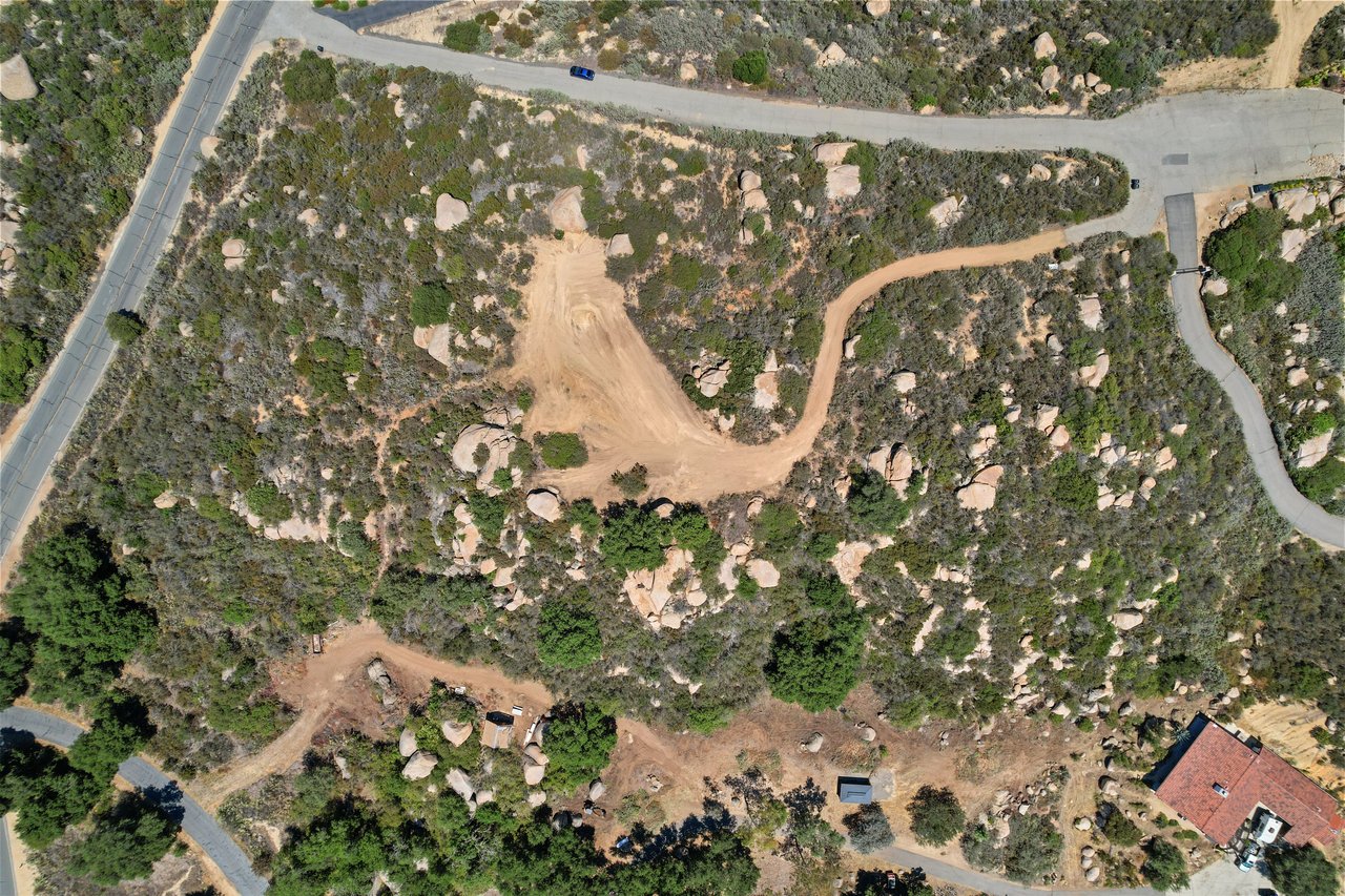 42125 Angels Peak Court