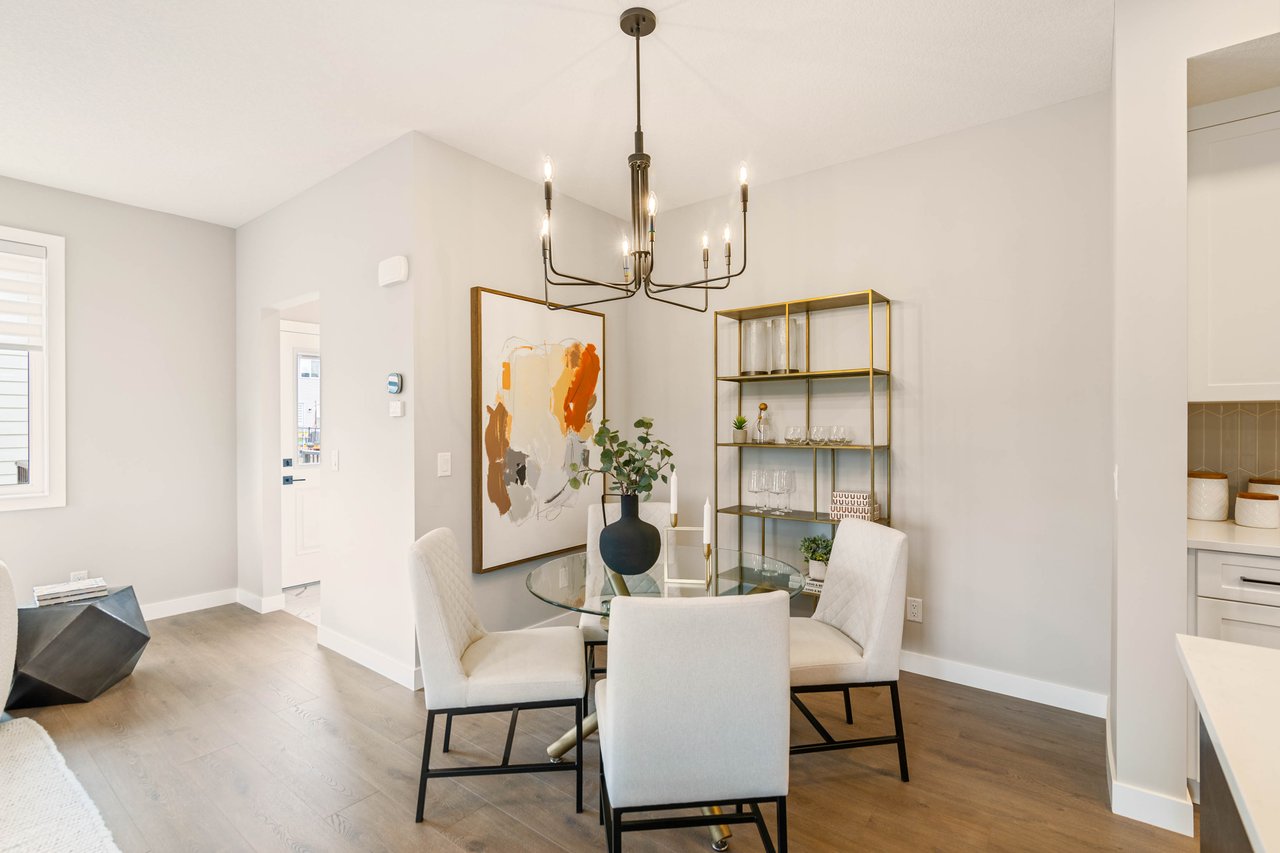 215 Belvedere Crescent SE
