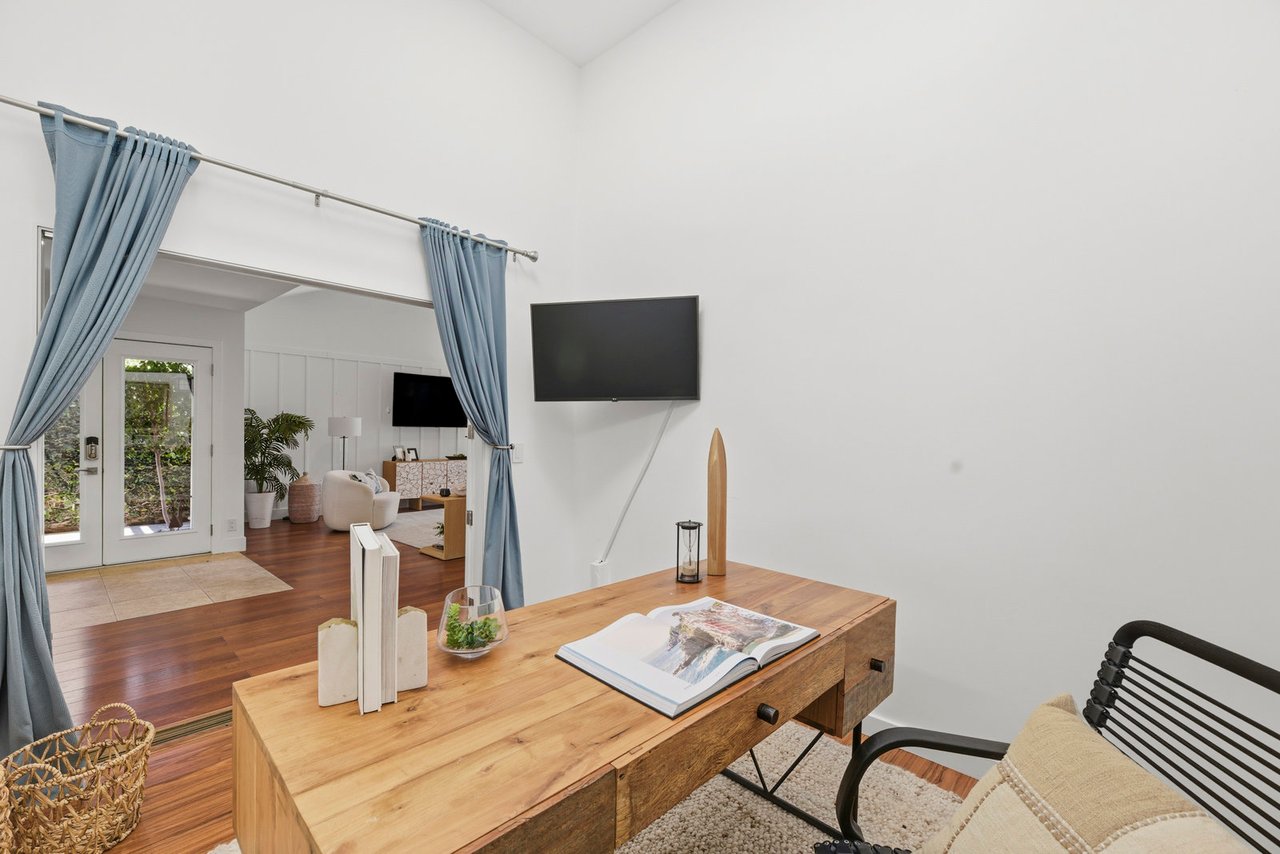 1541 Via Entrada Del Lago