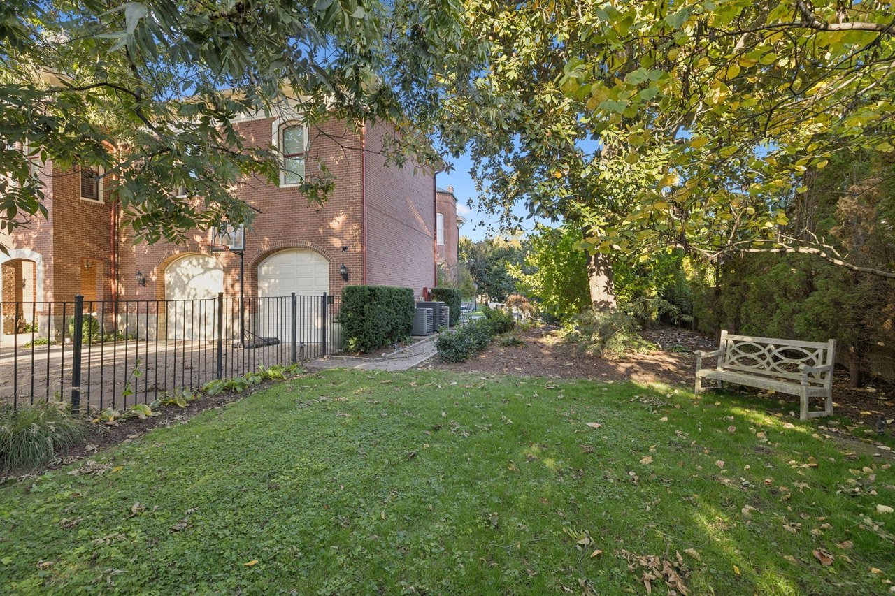 214 3rd Ave S