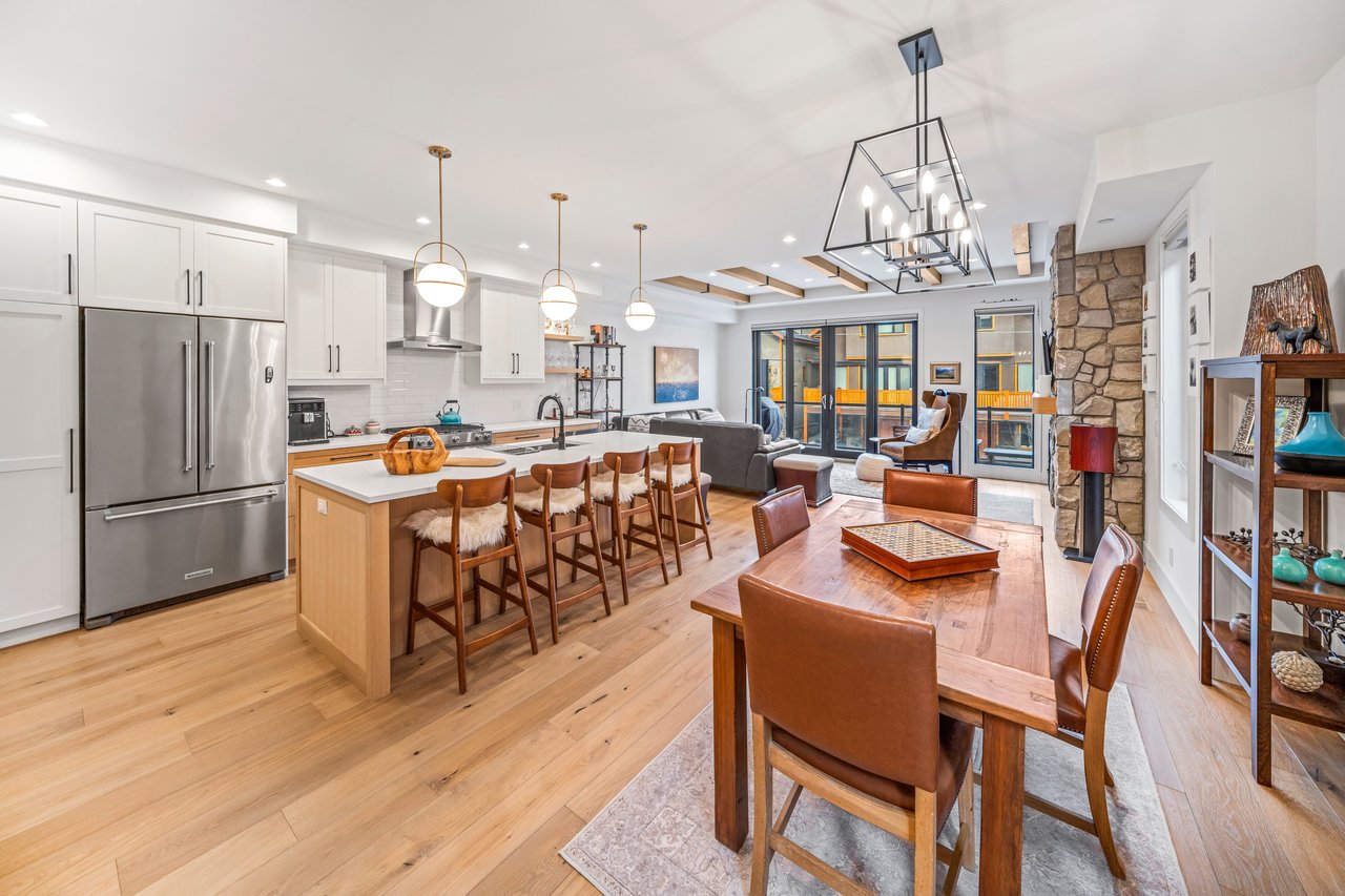 810 3rd Street Unit: 4