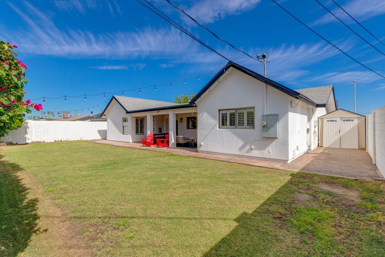 8043 E Clarendon Ave