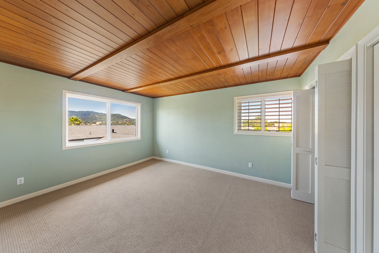 Sunny View Residence in Peacock Gap