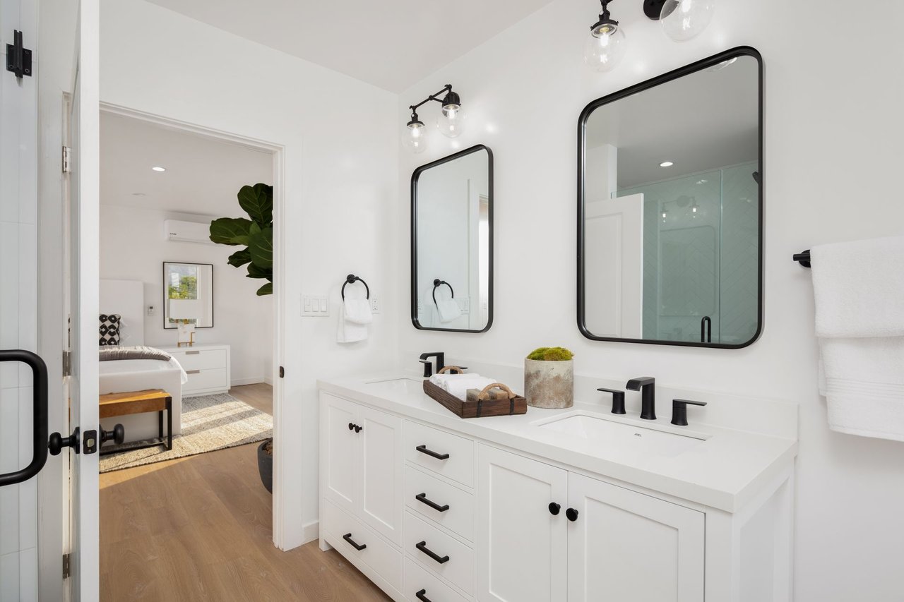 574 Mount Holyoke Ave