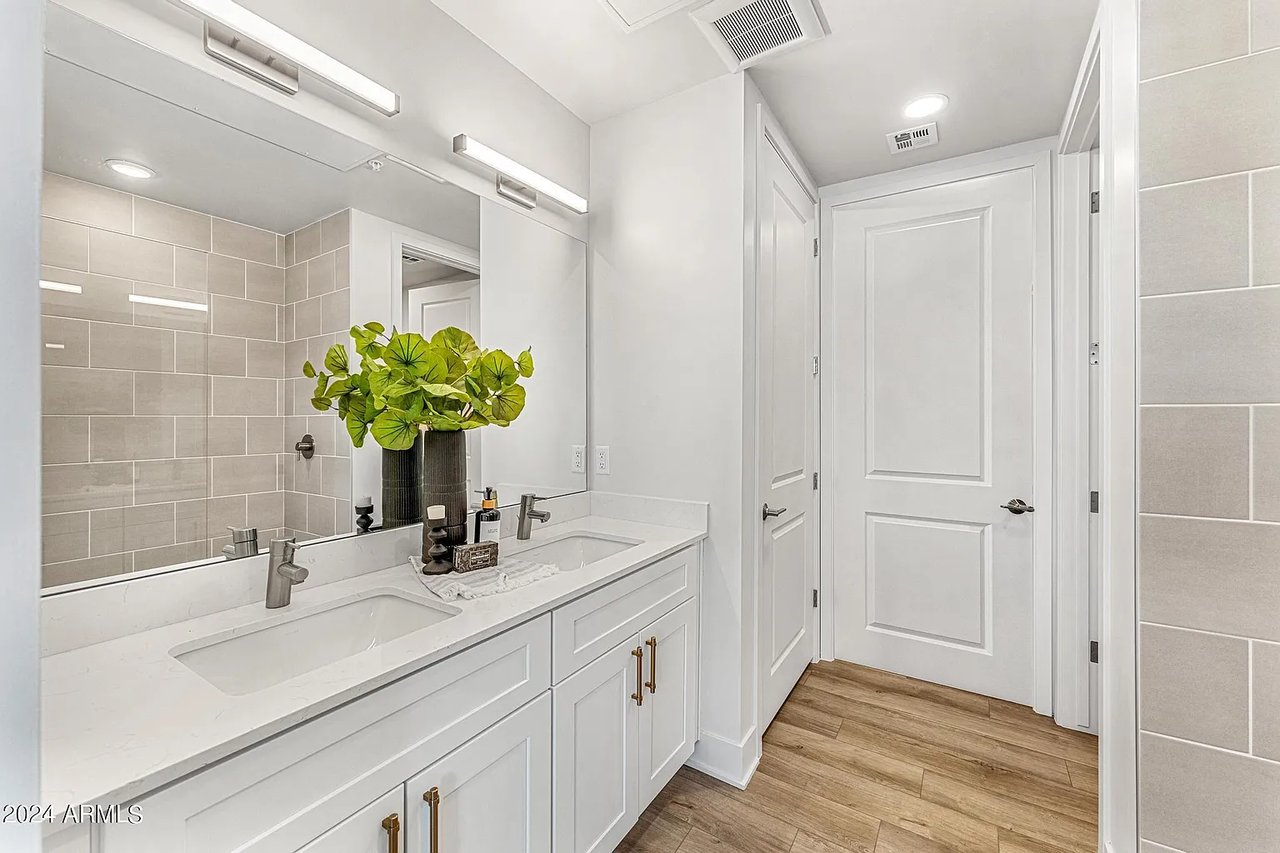 3131 N CENTRAL Avenue, 4015, Phoenix Unit: 4015