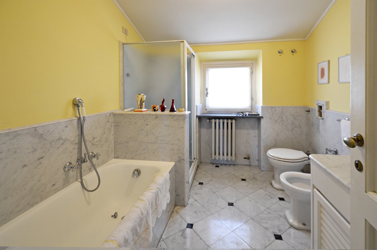 Villa Viareggio With A Sea View