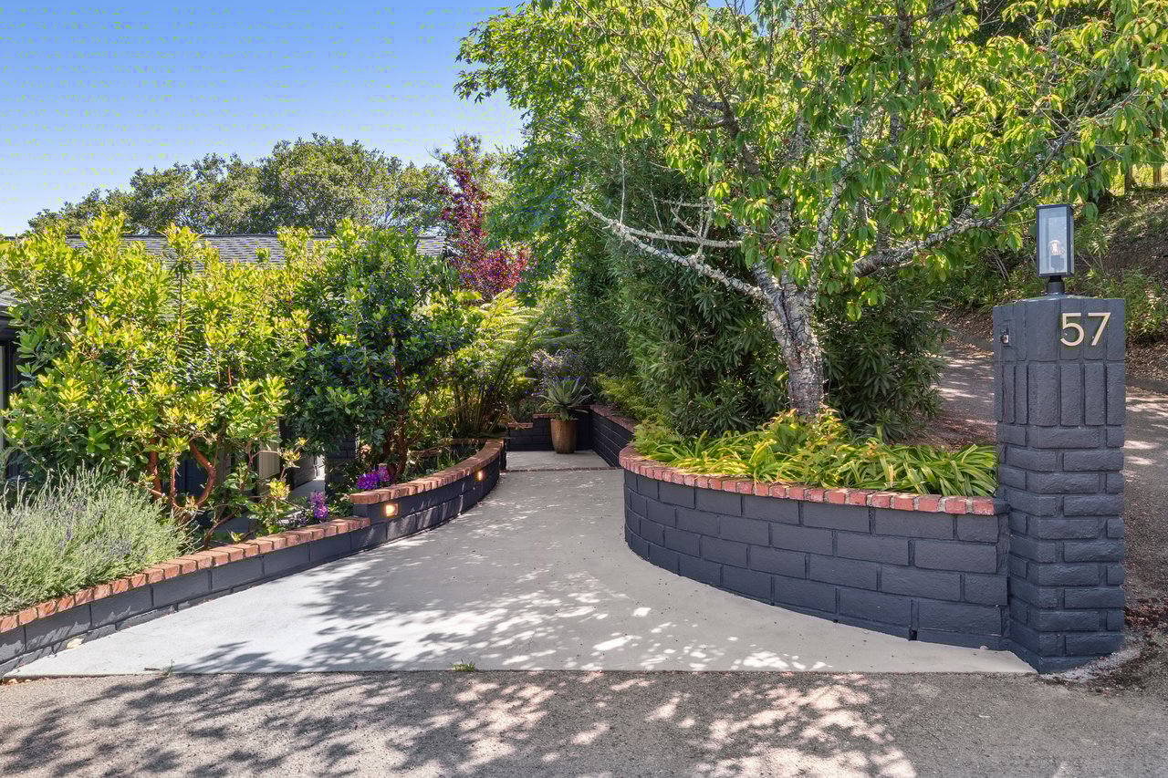 57 Summit Road