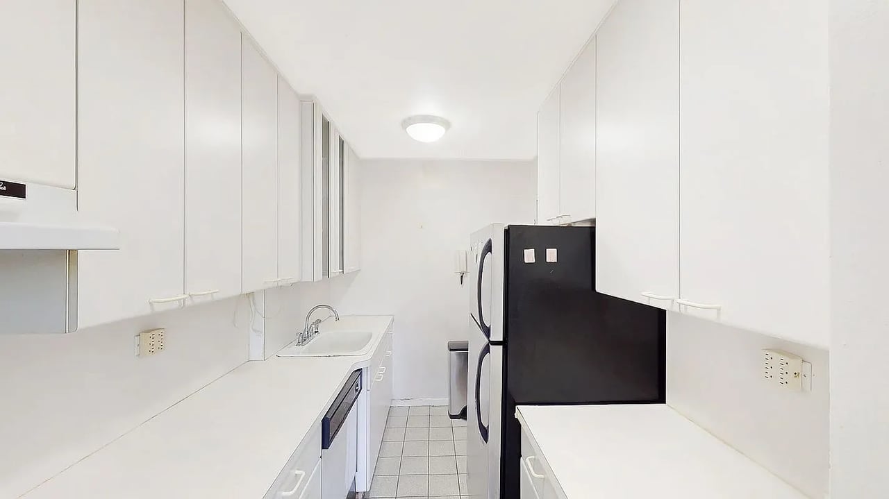 382 Central Park W #4N