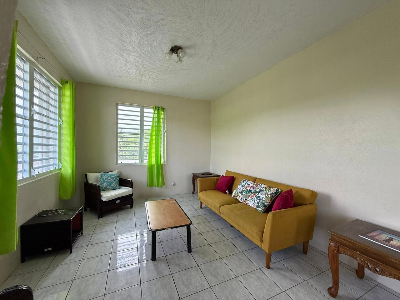1076 Lambert 2 Bedroom Apartment