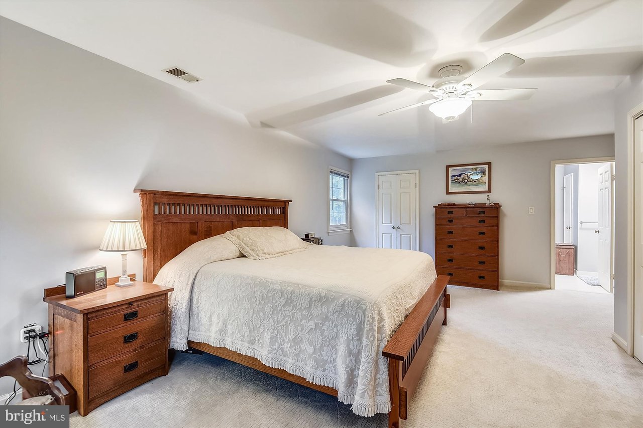 331 Club View Dr
