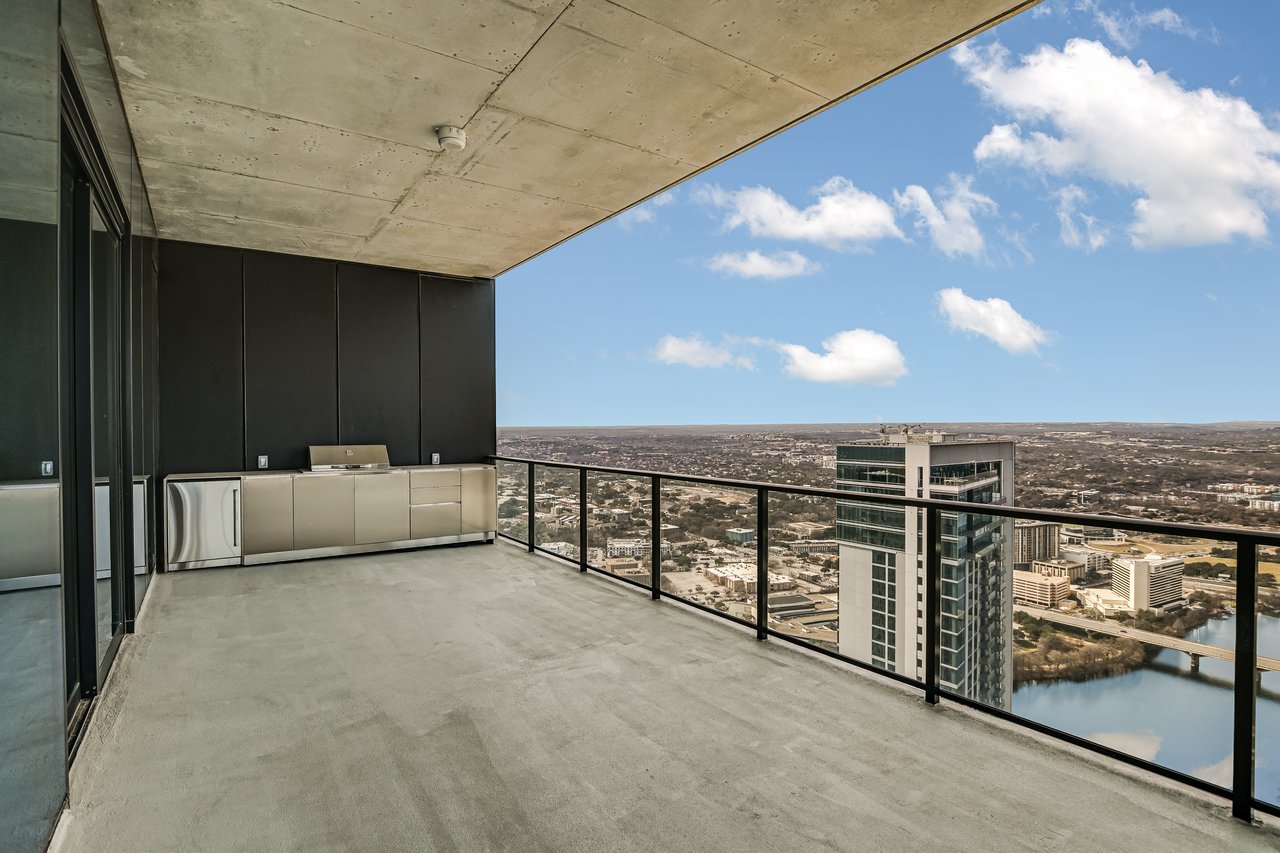 The Modern Sub-Penthouse #5402 North