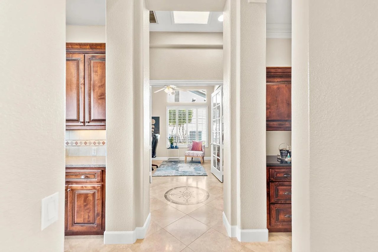 2280 Hidden Hills Ln