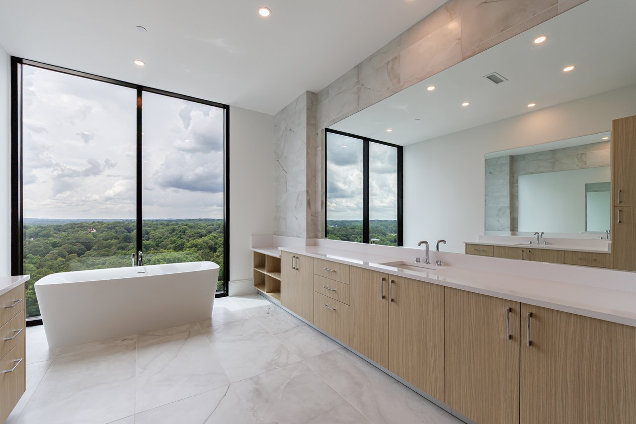 2425 Peachtree Road Unit 1806