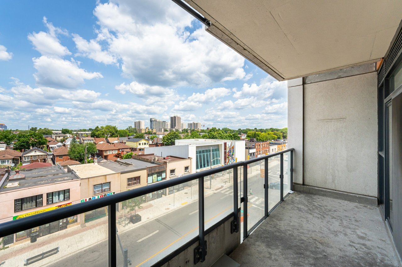 1603 Eglinton Ave W Unit: 417 