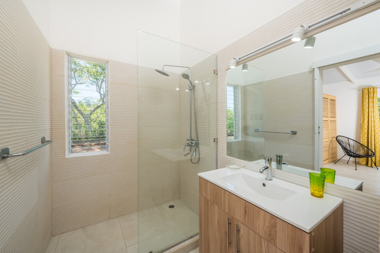 V-Lokamar Corona 1 | Exclusive 5-Bedroom Villa with Panoramic Pacific Ocean Views in Playa Grande