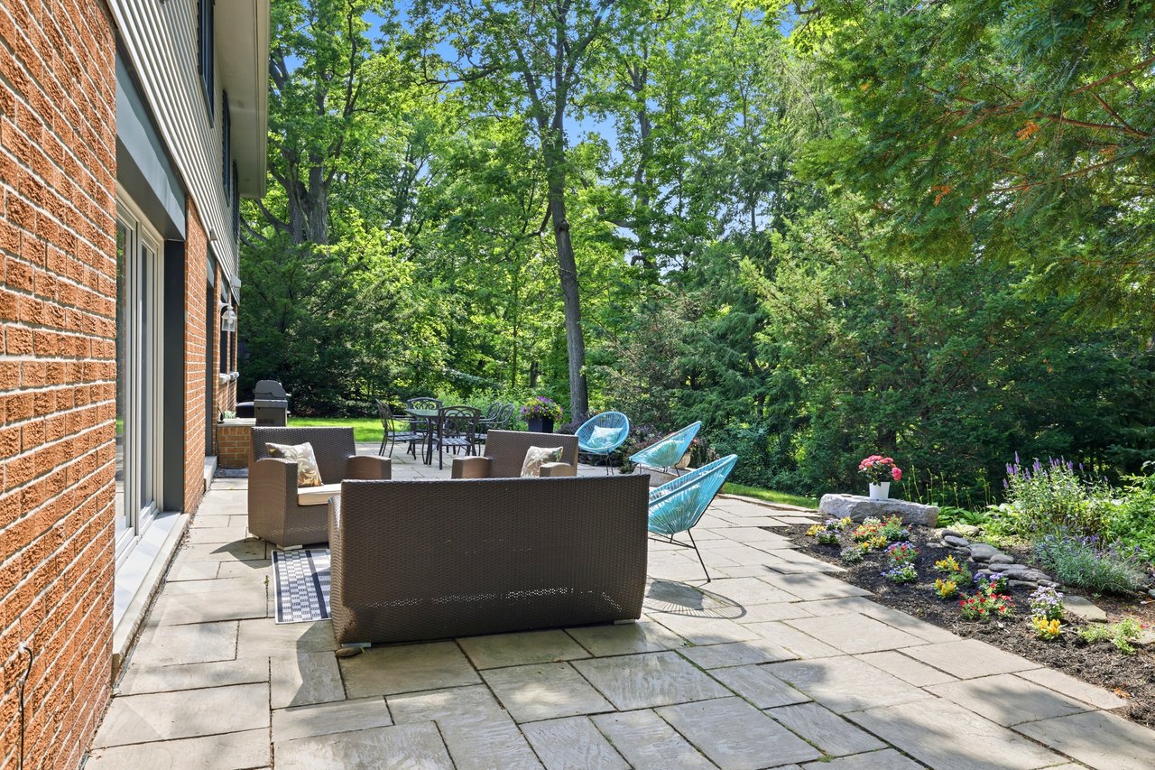Rare Court Location on Oakville Golf Course