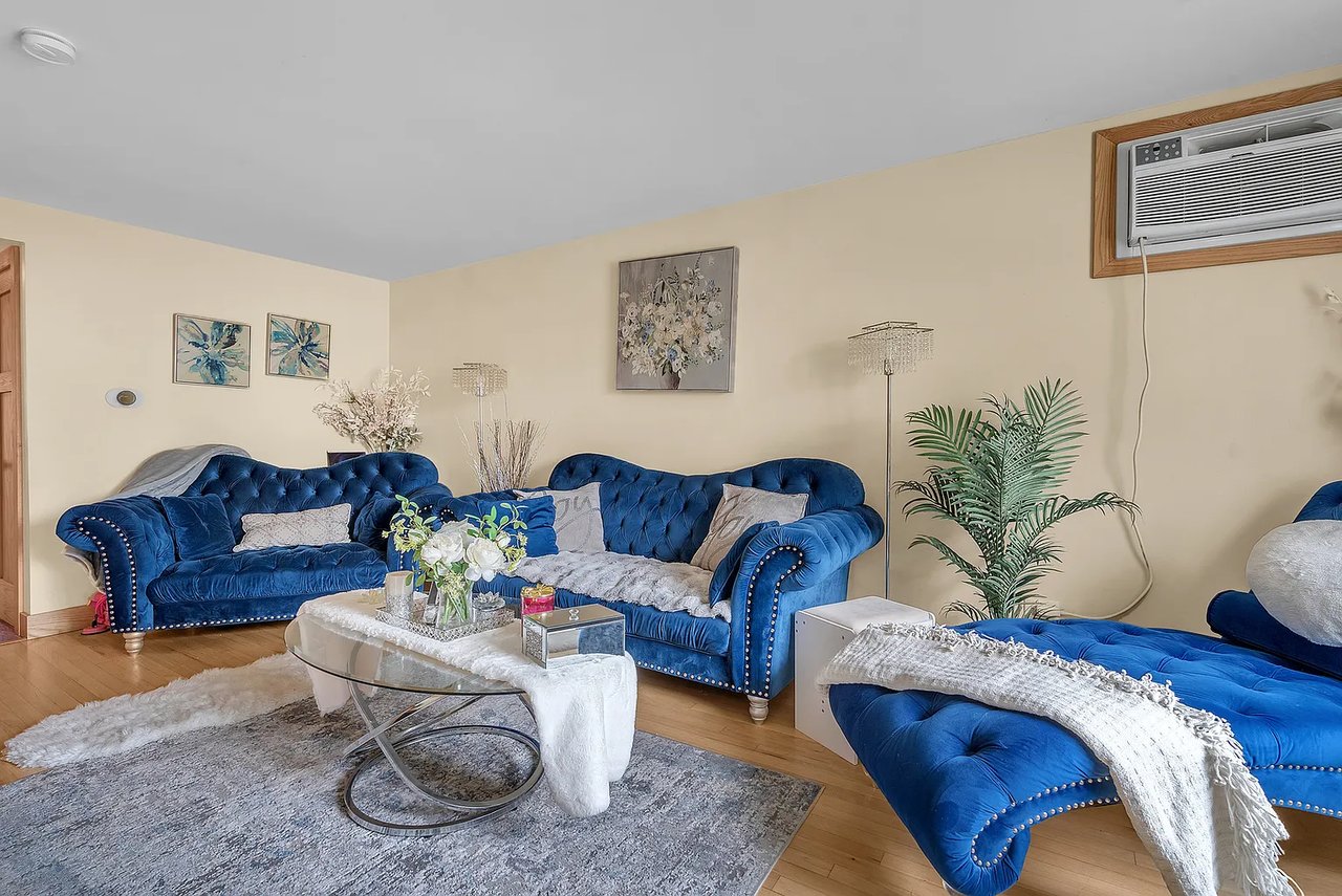 6048 W 79th Street, Burbank, IL