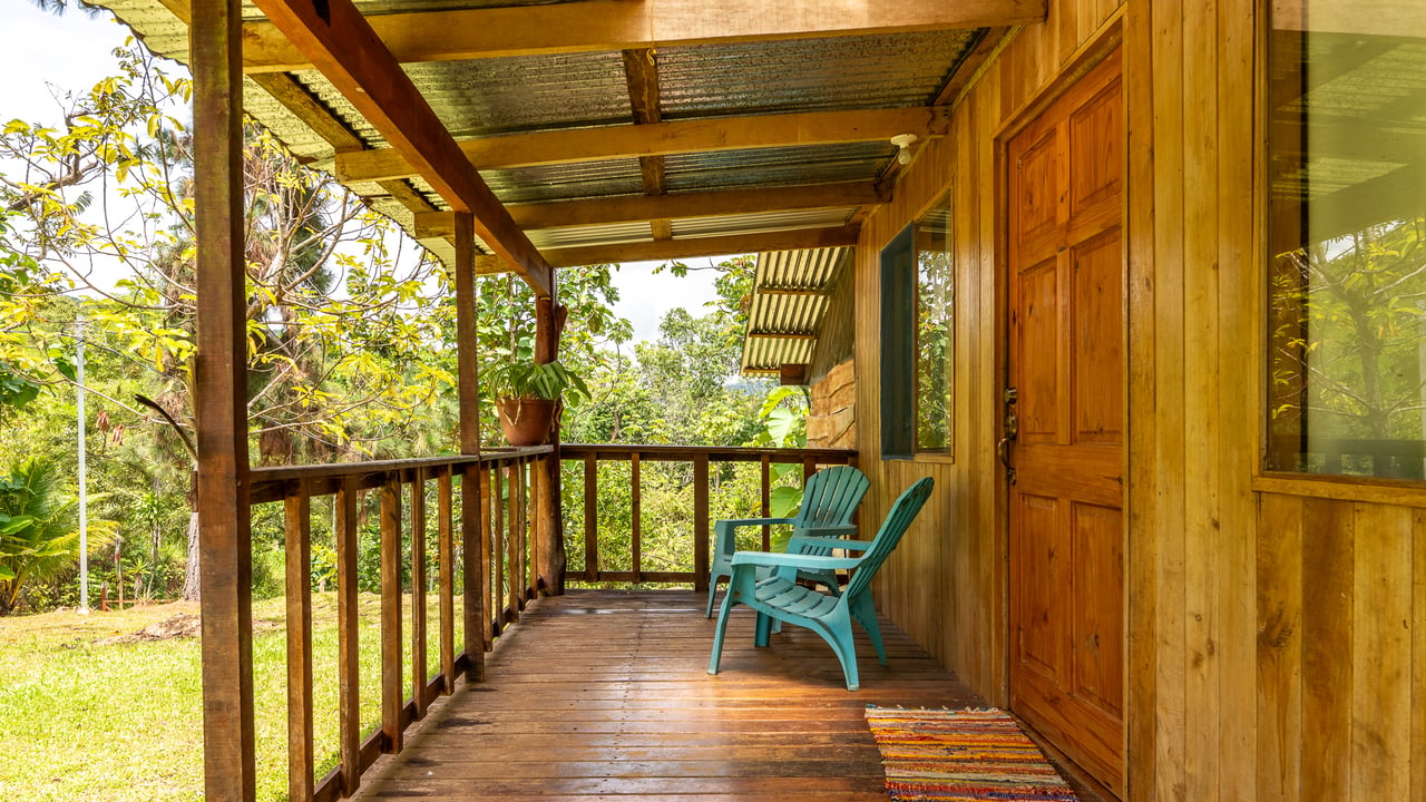 Mountain Home with Guest Cabin & Additional Building Site Near Nauyaca Waterfalls