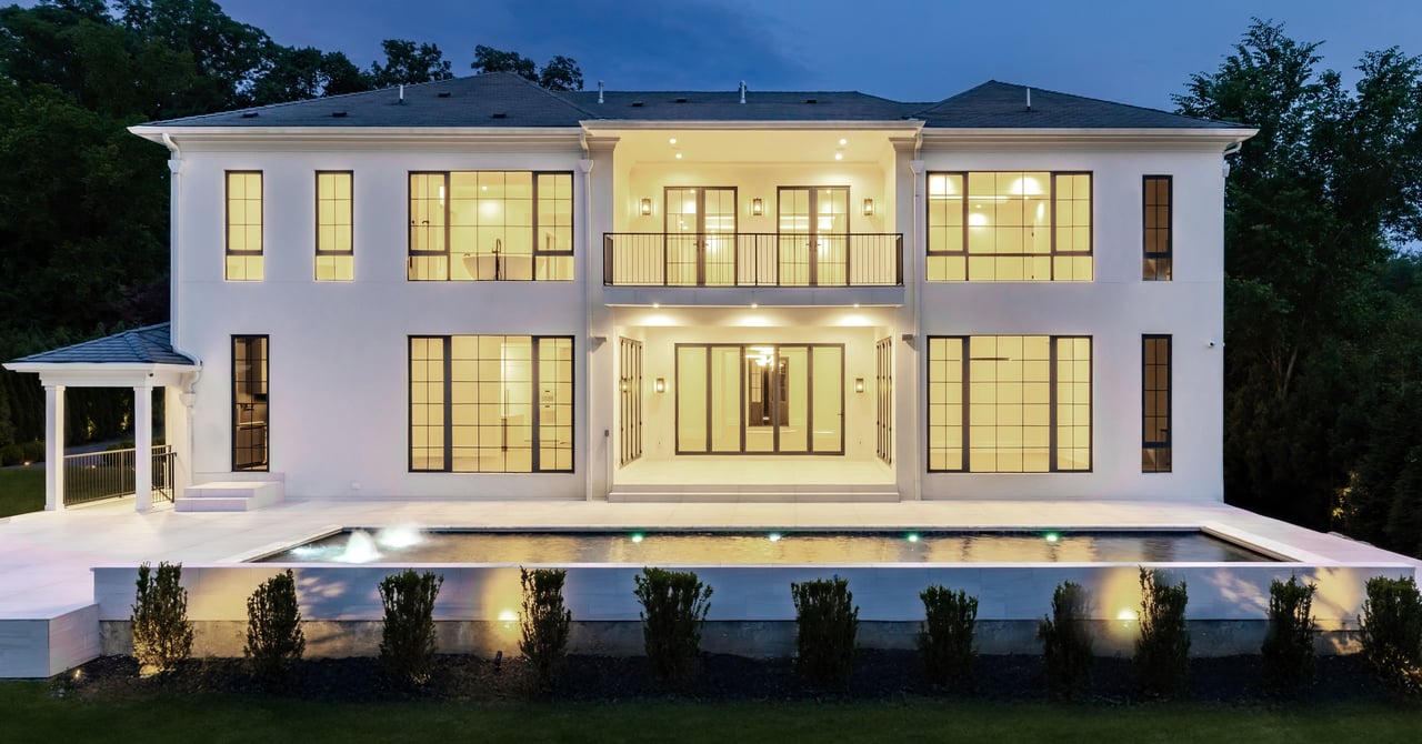 1102 Chain Bridge Road