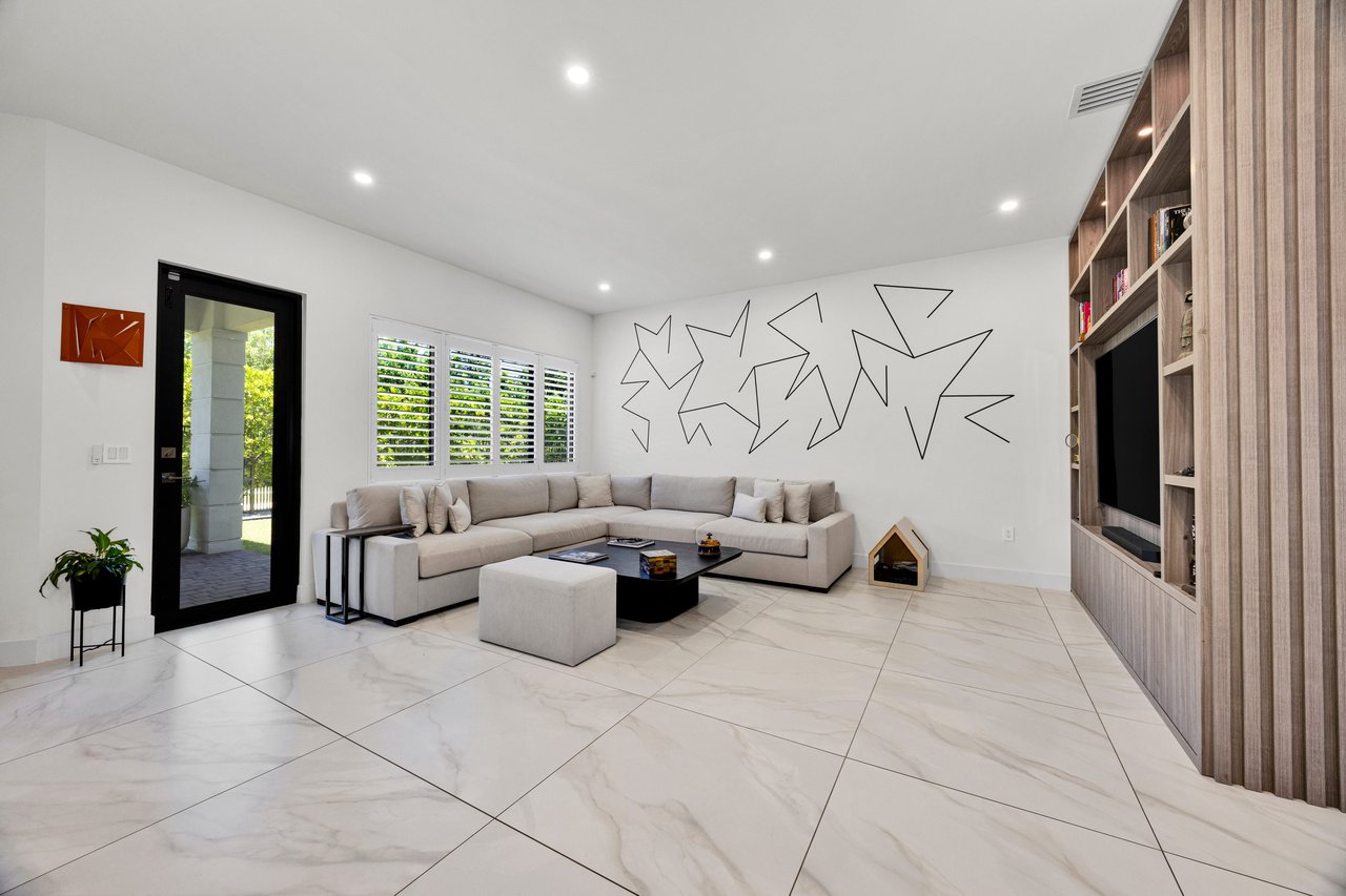 Modern Luxury Living Near Pinecrest