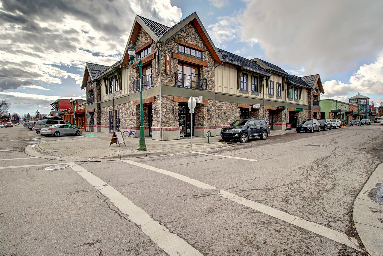 Mixed Use Commercial Retail/Office Building