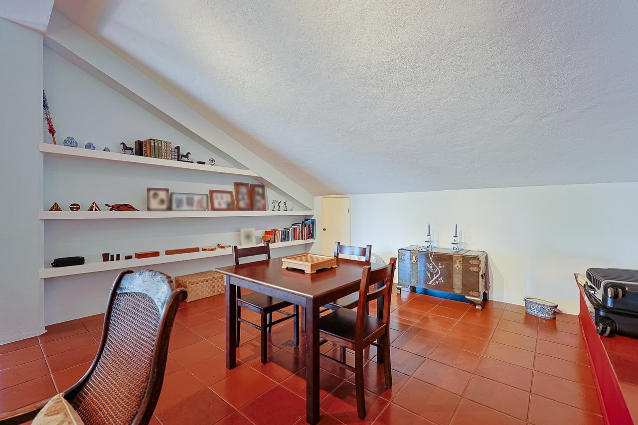 Exclusive 4,000 m² Estate in Azeitão with Tennis Court, Spa & Approved Development Project