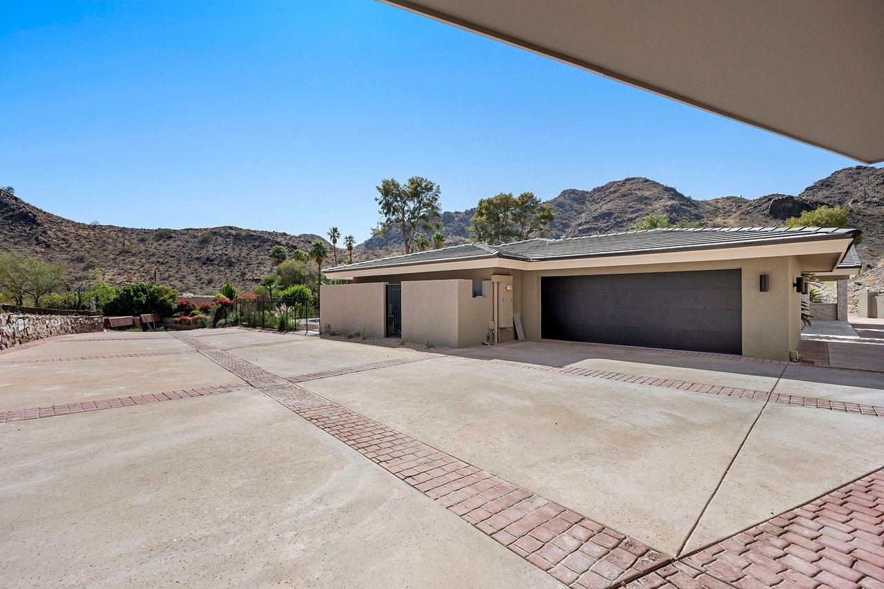 3500 E LINCOLN Drive 26