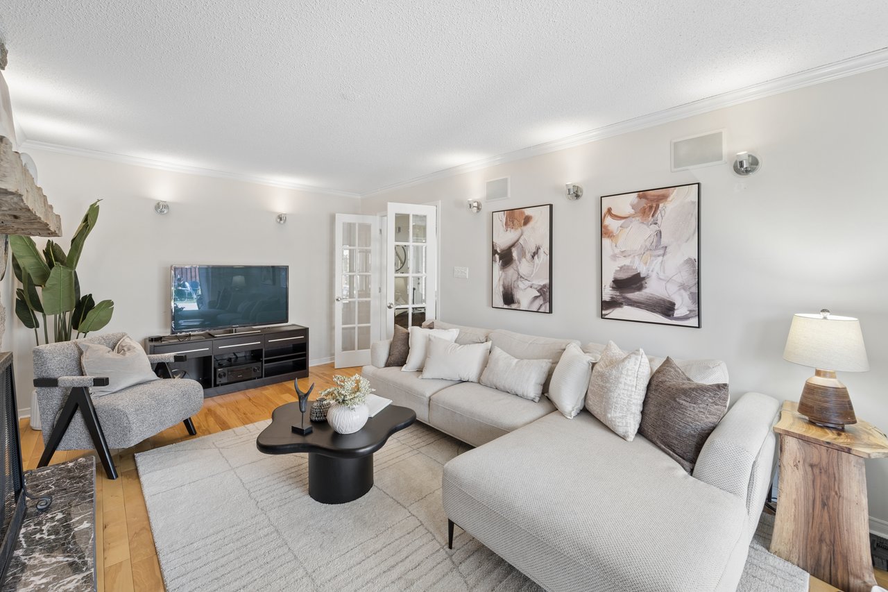 1156 Gloucester Square