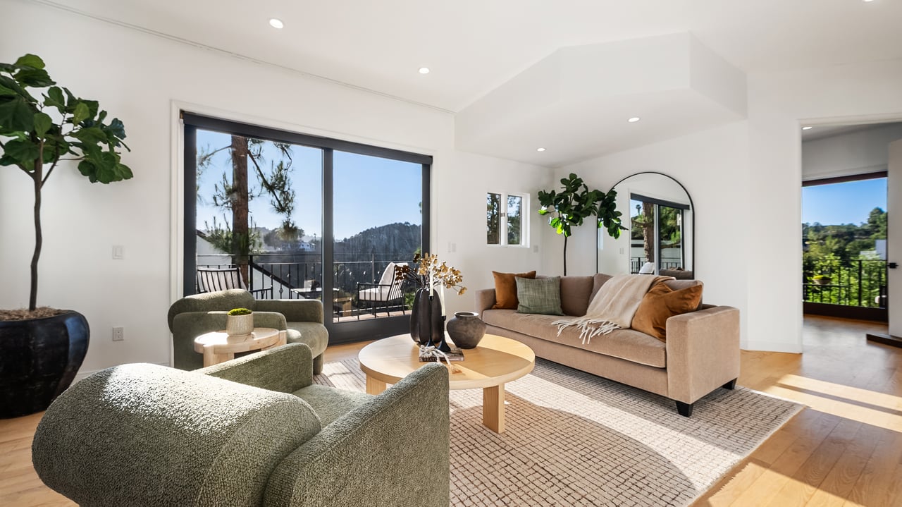 2591 Leicester Dr, Hollywood Hills