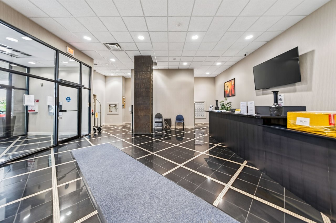 2737 Keele St 312